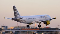 Airbus A320-214 - EC-JFG Airbus A320-214 - EC-JFG