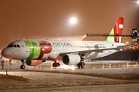 Airbus A320-214 - CS-TNH Airbus A320-214 - CS-TNH